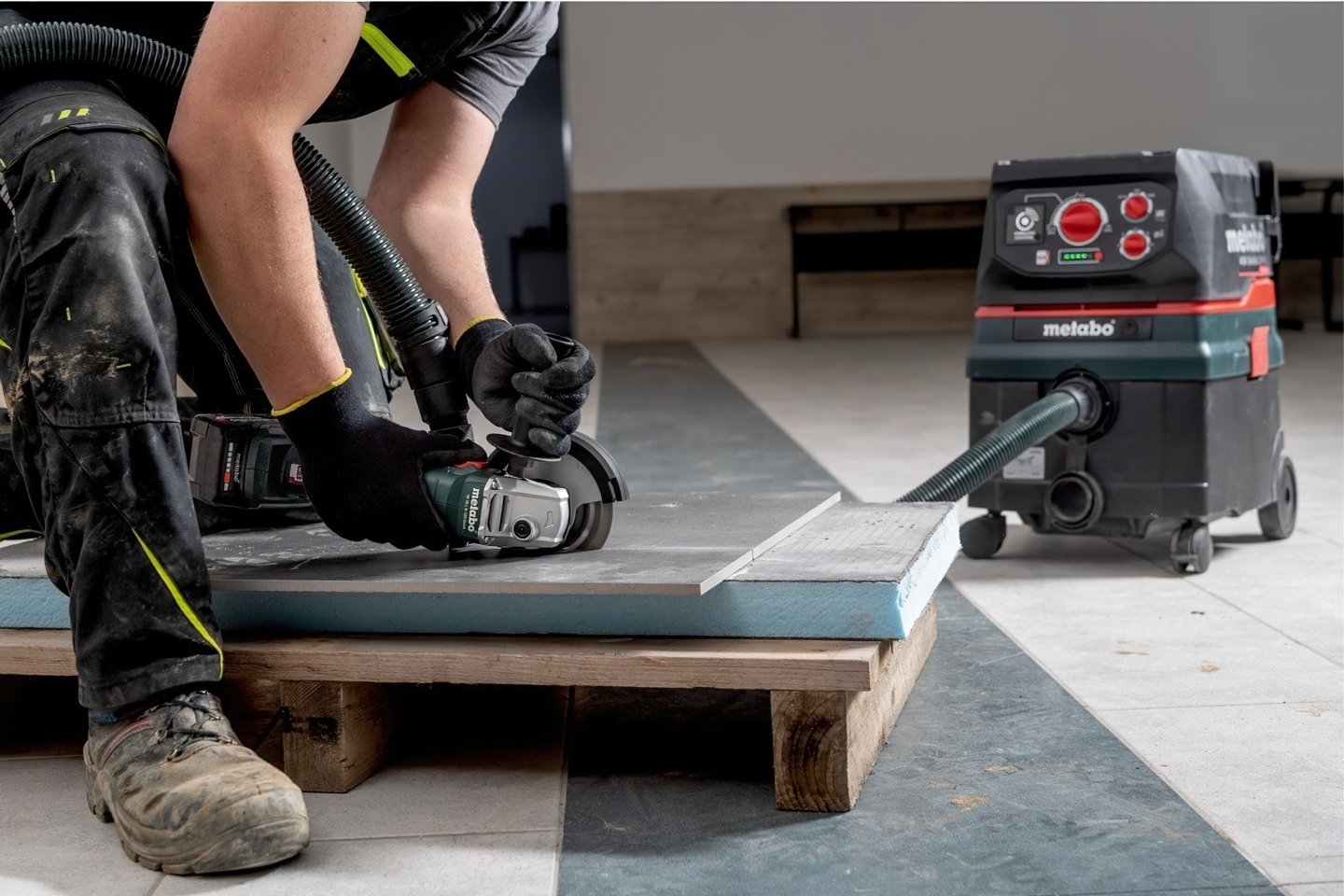 Шлифмашина угловая аккумуляторная Metabo W 18 L 9-125, 2*18В (602247510)