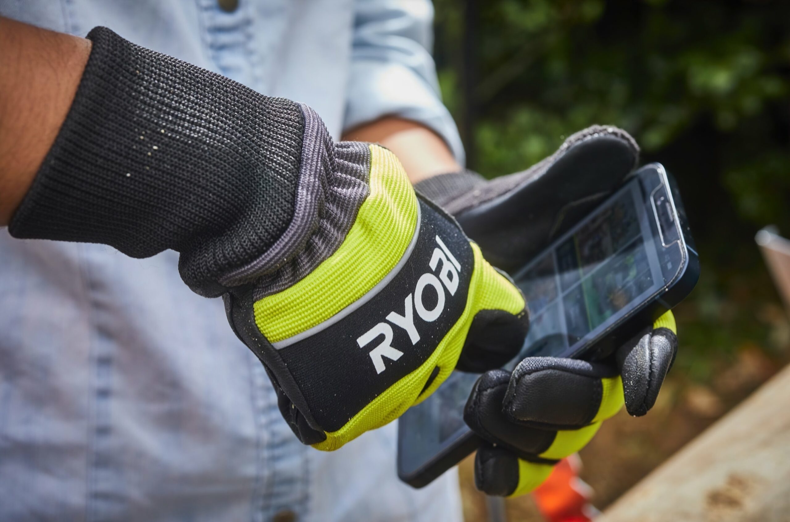 Рукавички для роботи з ланцюговою пилкою Ryobi RAC258M, вологозахист, р. XL (5132005712)