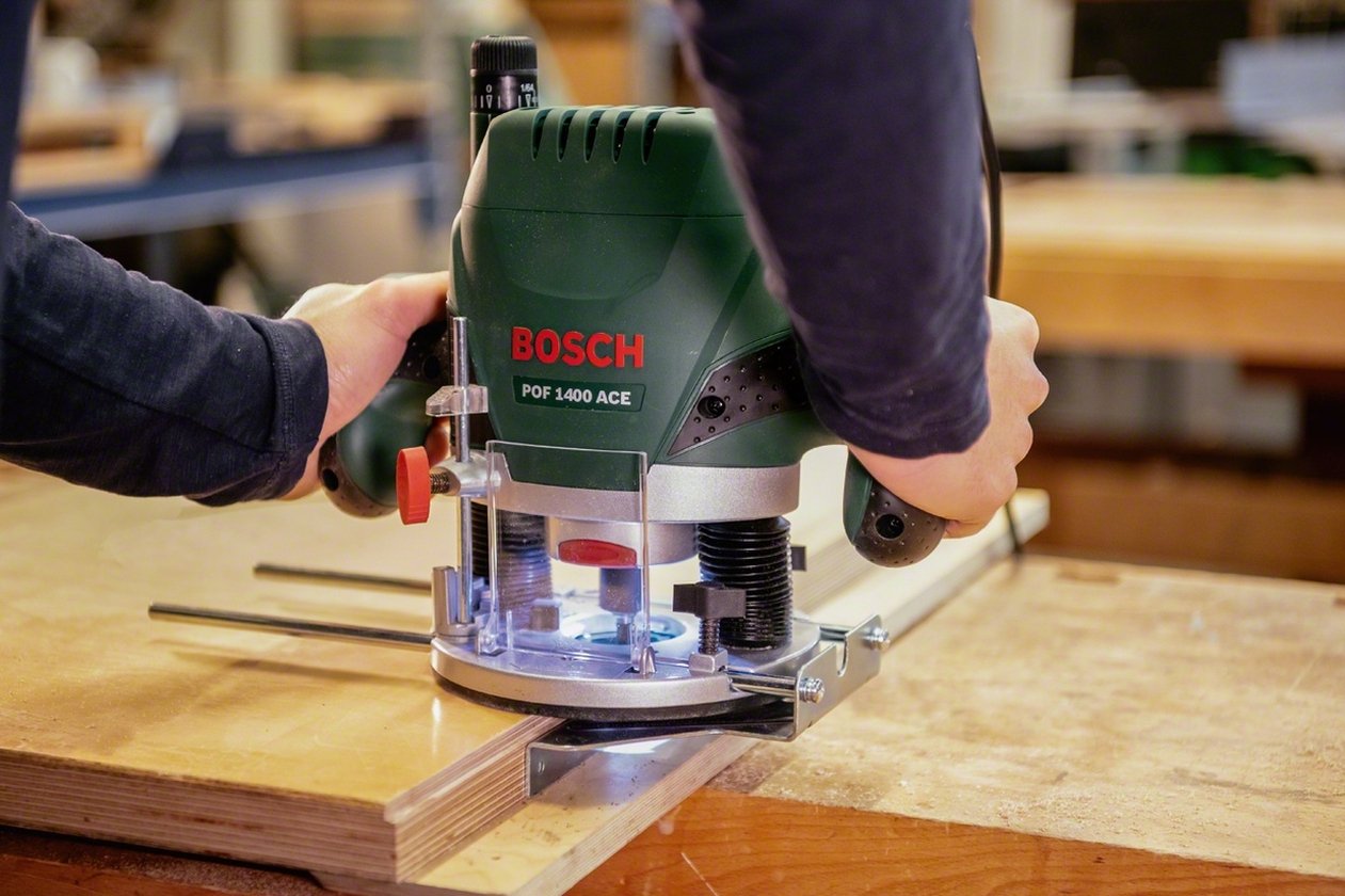 Фрезер Bosch POF 1400 ACE