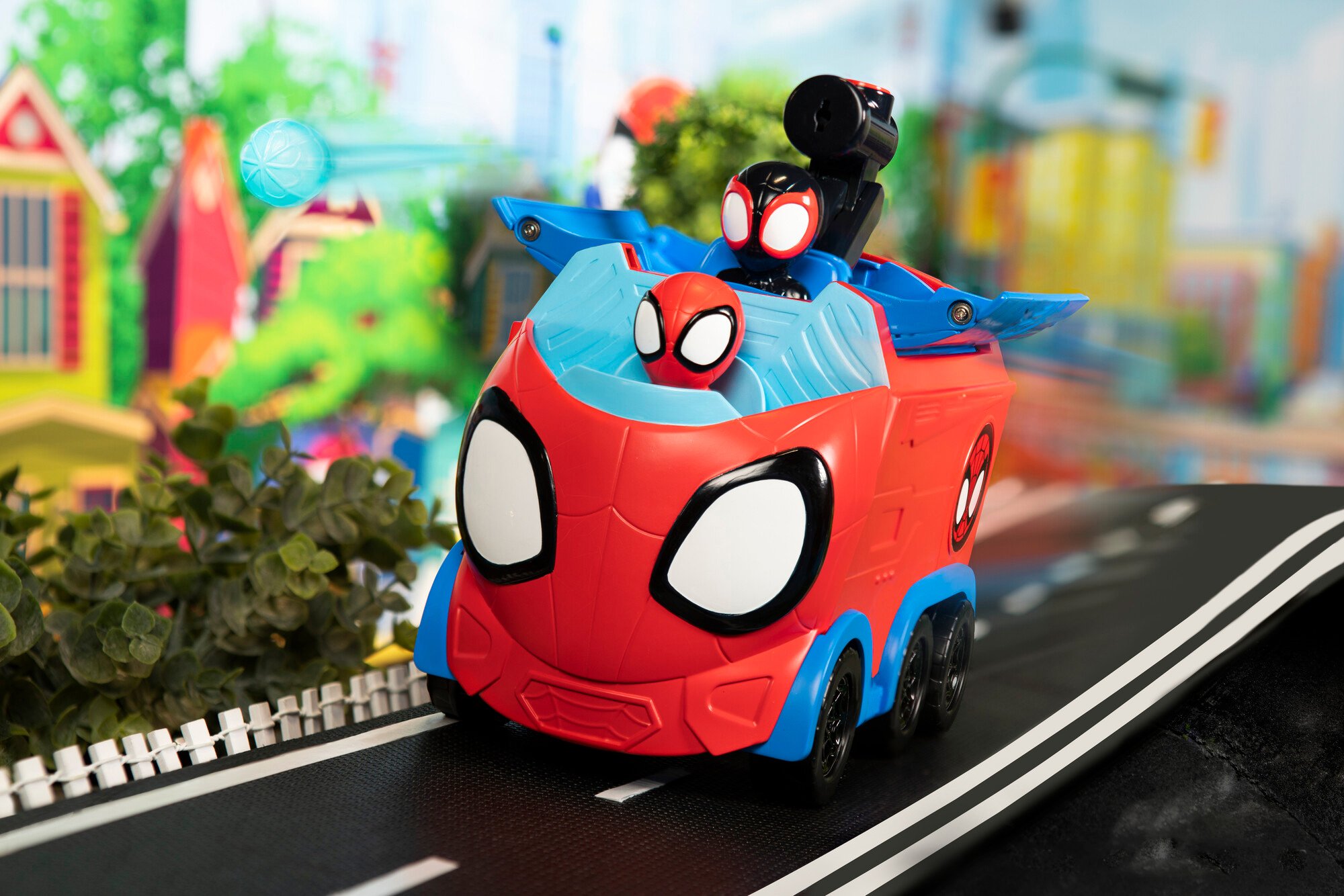 Машинка Spidey Deluxe Feature Vehicle Web Spinning Hauler (SNF0081)