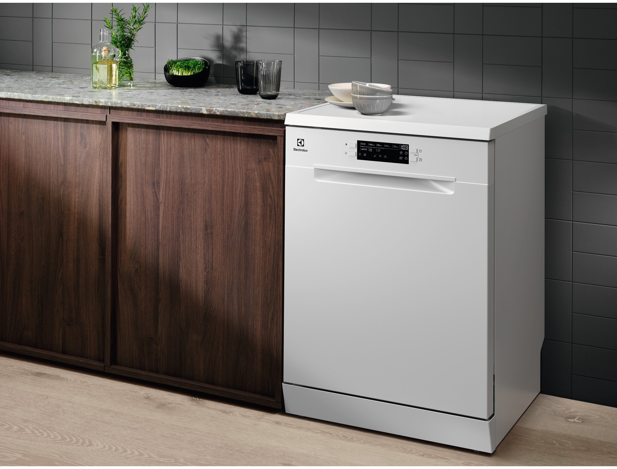 Посудомийна машина Electrolux SEM94830SW