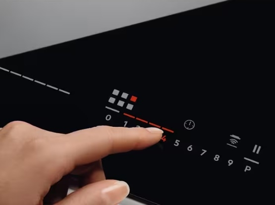 Варильна поверхня індукційна Electrolux EIV87675